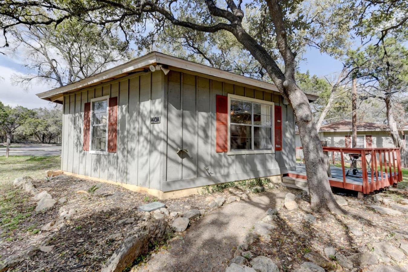 Downtown - Shiner Bungalow At Beer Ranch Project Wimberley Exterior photo